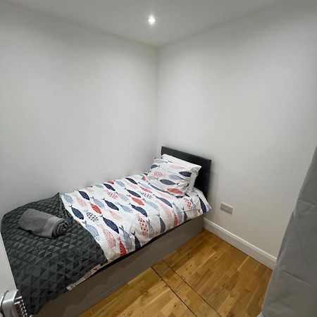 Good Priced Single Rooms In Northolt Exteriér fotografie